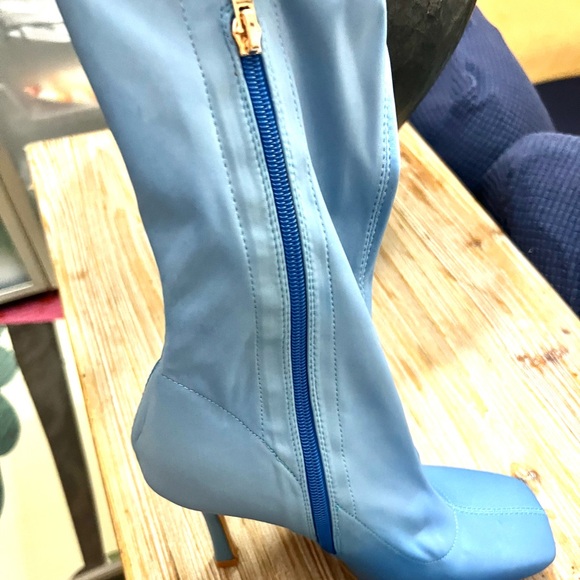 PrettyLittleThing,  Sky Blue Neoprene Stiletto Zip Boots | EUC, Size 7 - Picture 3 of 10